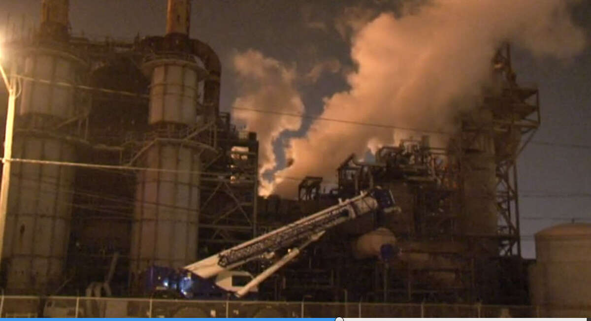 Power restored after outage at LyondellBasell's Houston ...