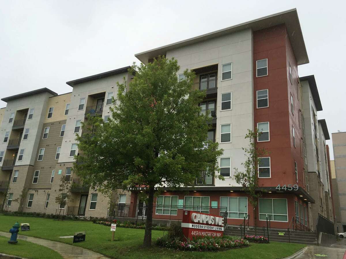 California investor acquires Campus Vue student apartments near UH