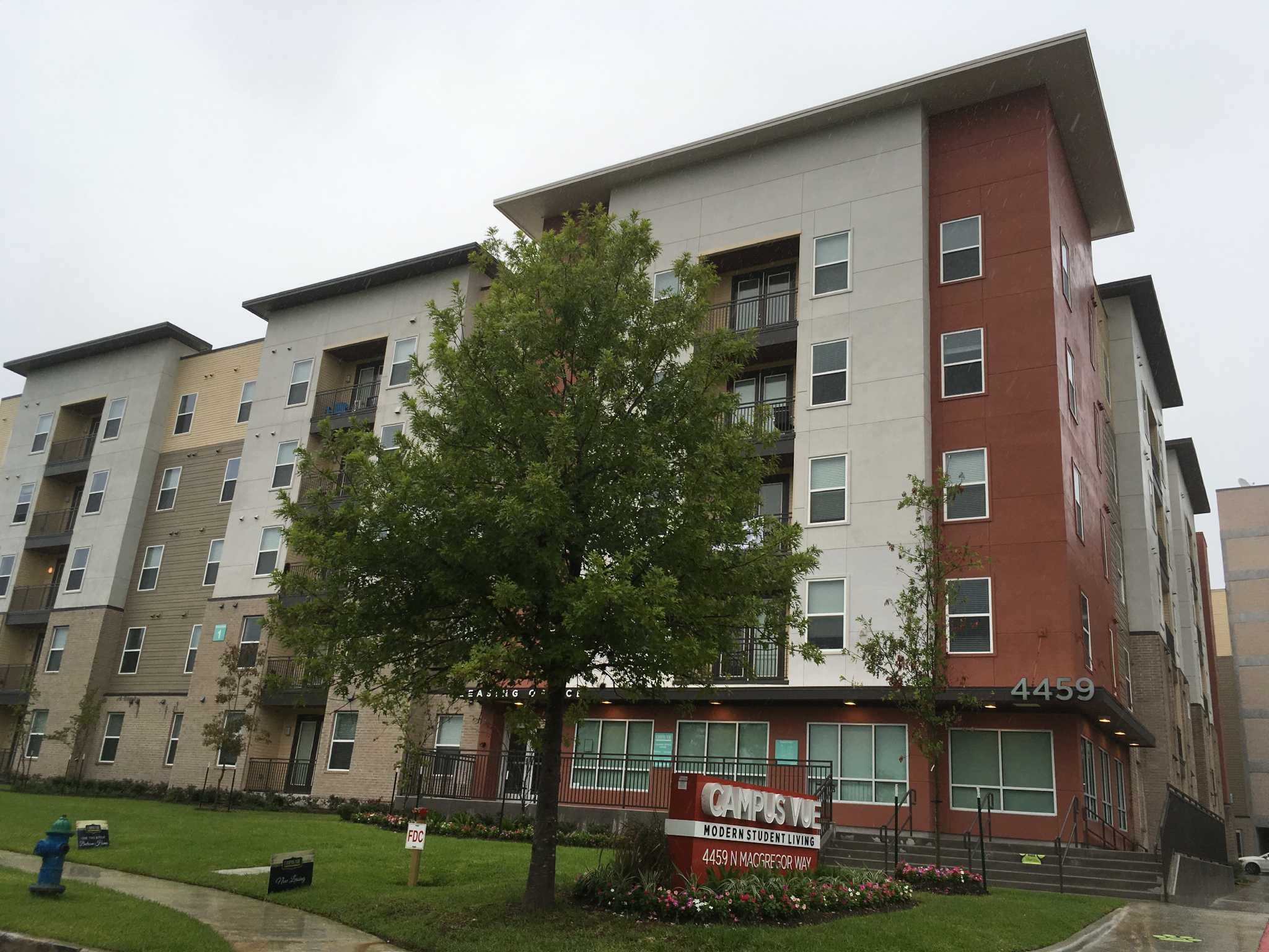 California investor acquires Campus Vue student apartments near UH
