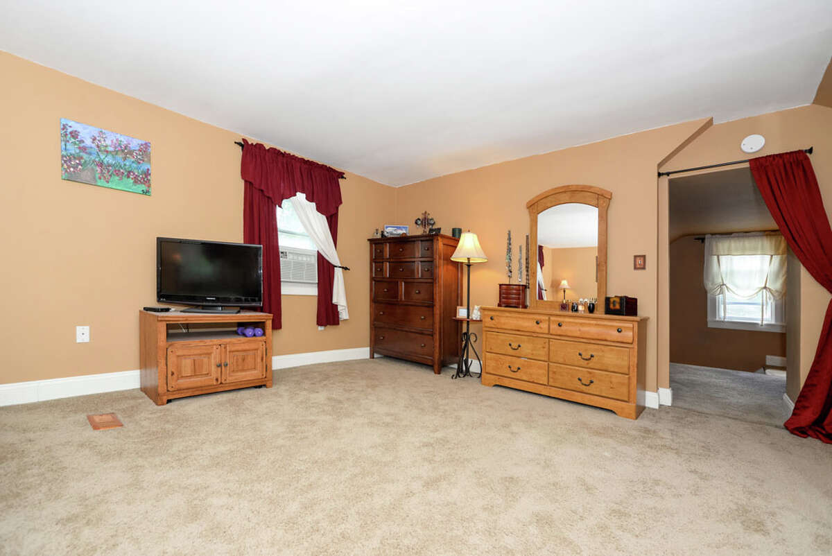 House of the Week Cape Cod in Delmar