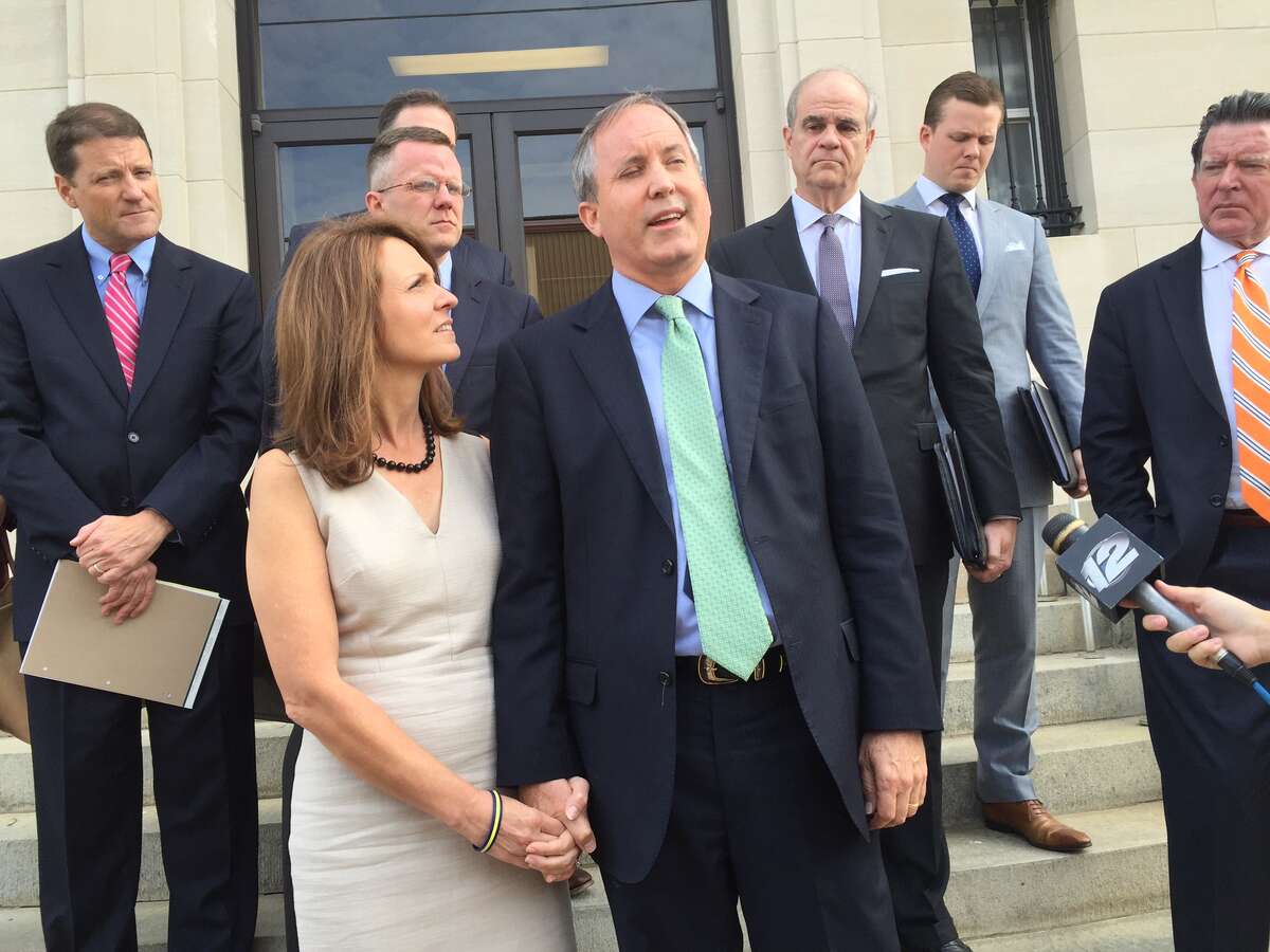 Judge questions 'murky' law in Paxton SEC case