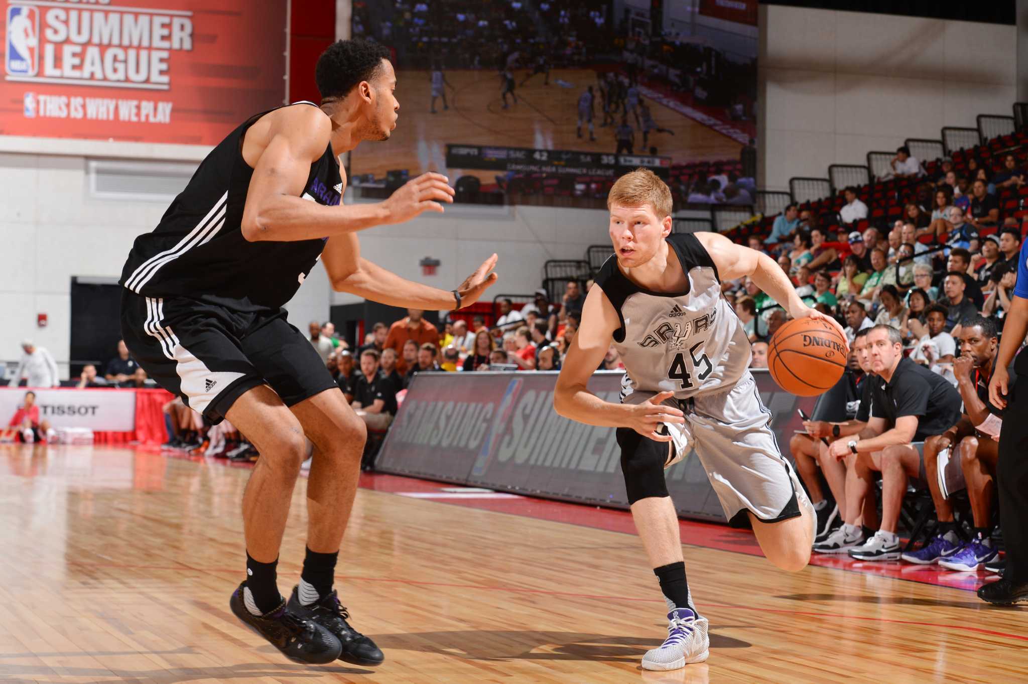 San Antonio Spurs Camo Davis Bertans 42 Earned Edition Jersey