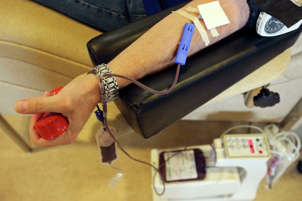 With blood supplies 'dangerously low,' donors are offered