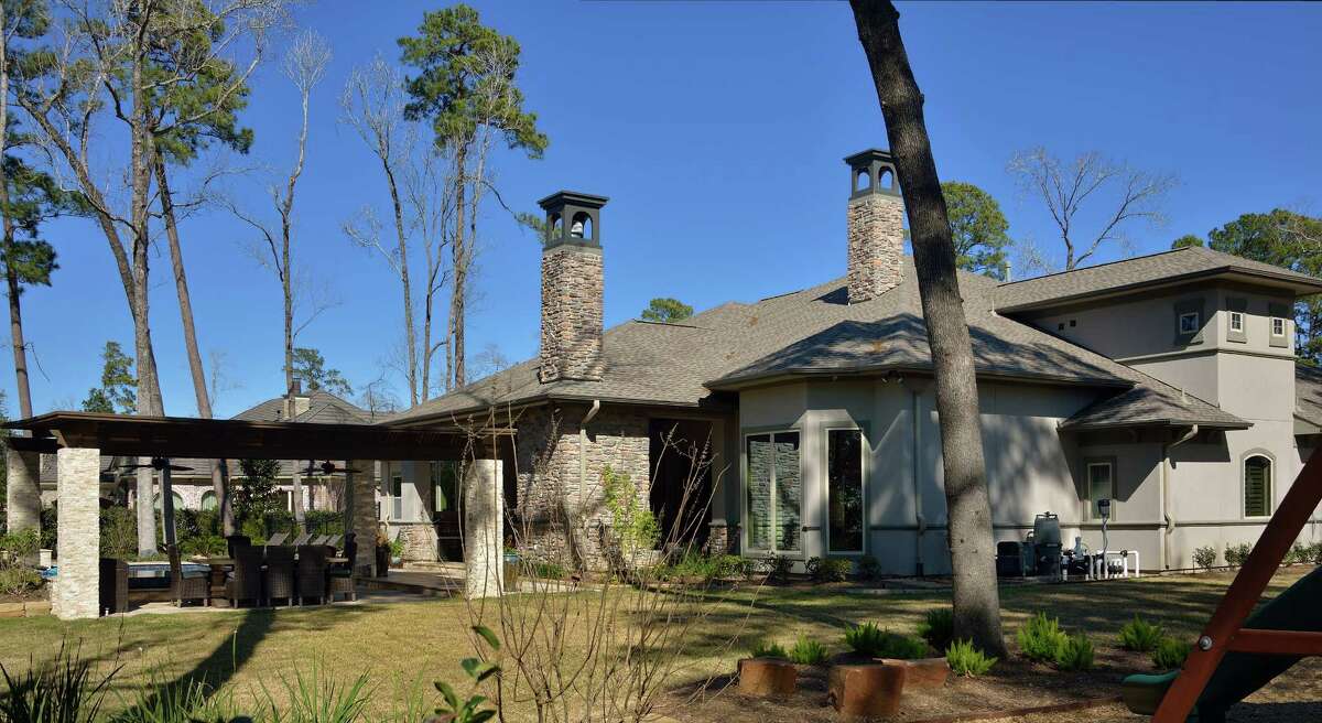 Art takes center stage in spacious Kingwood home