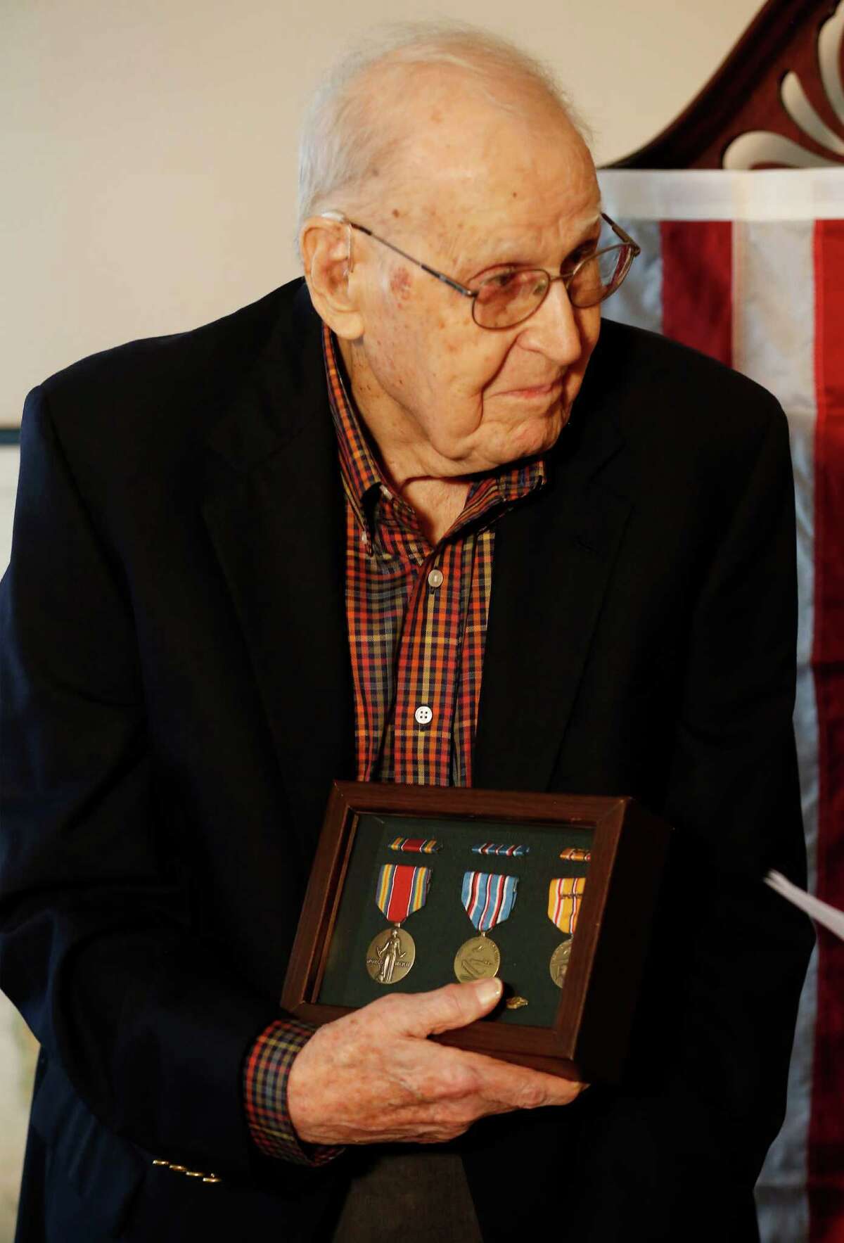 Long After Pacific War Ended, Cargo Pilot Gets Medals