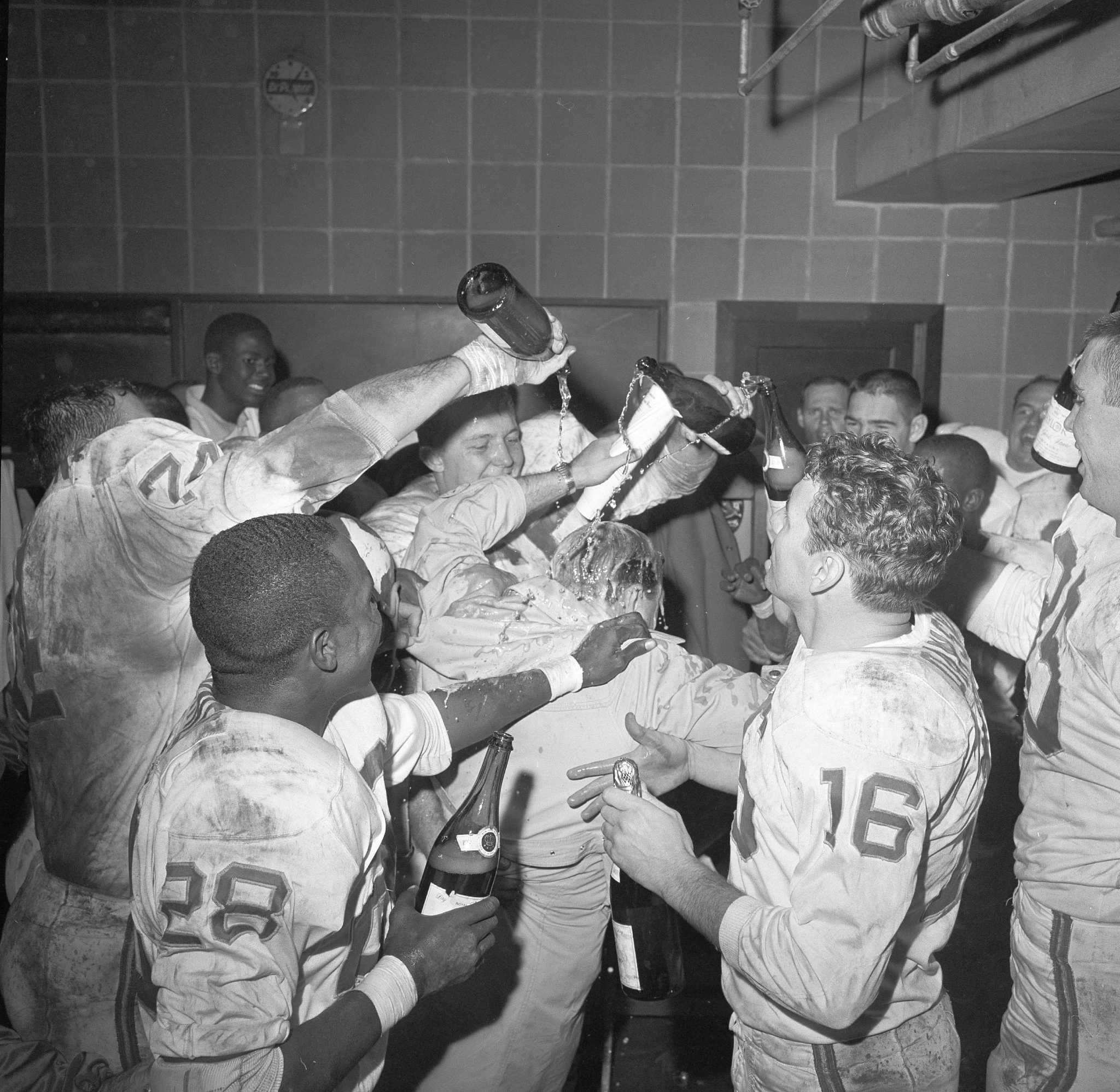 Today in Pro Football History: 1962: Dallas Texans Defeat Oilers in  Overtime for AFL Championship