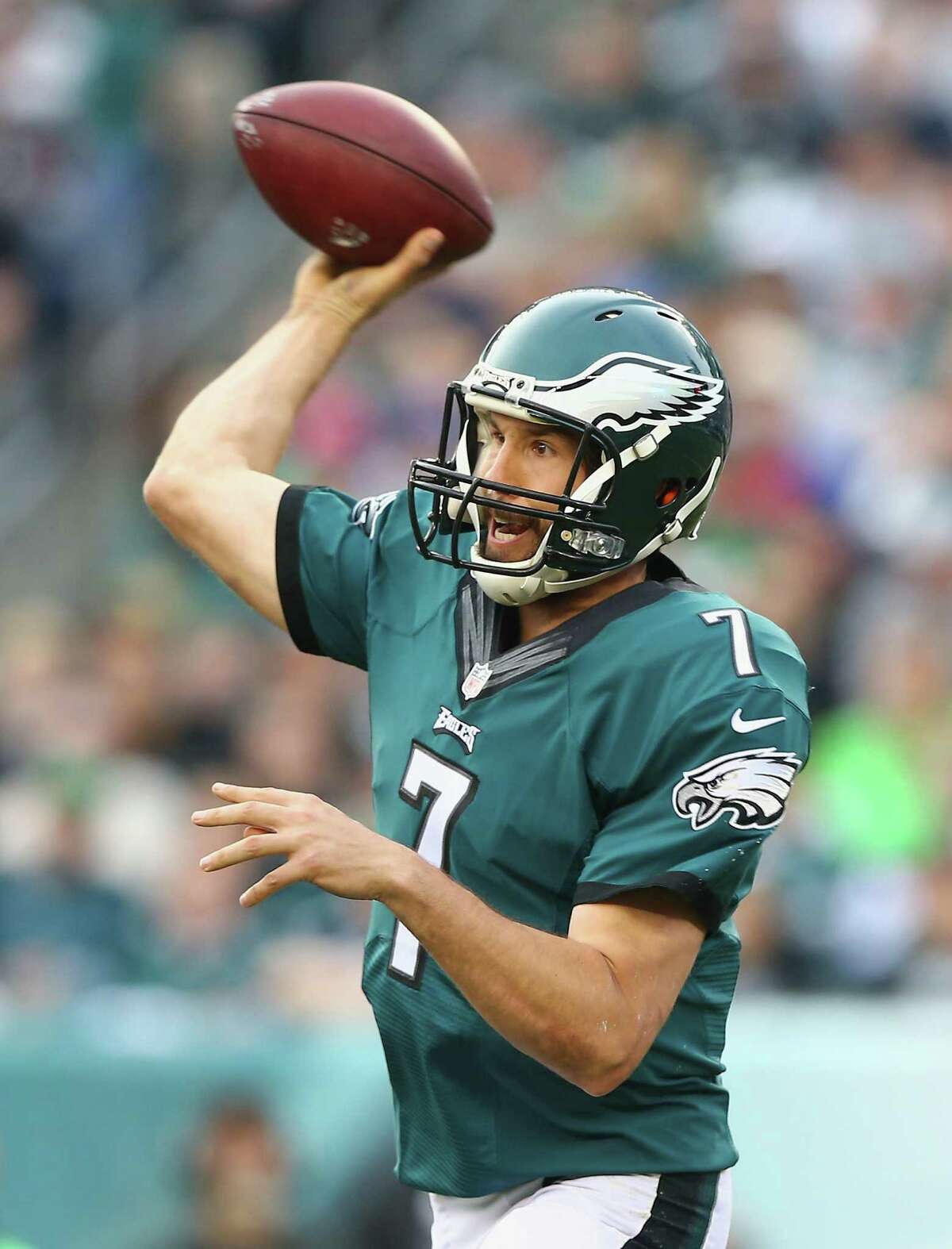 Eagles trade quarterback Sam Bradford to Vikings