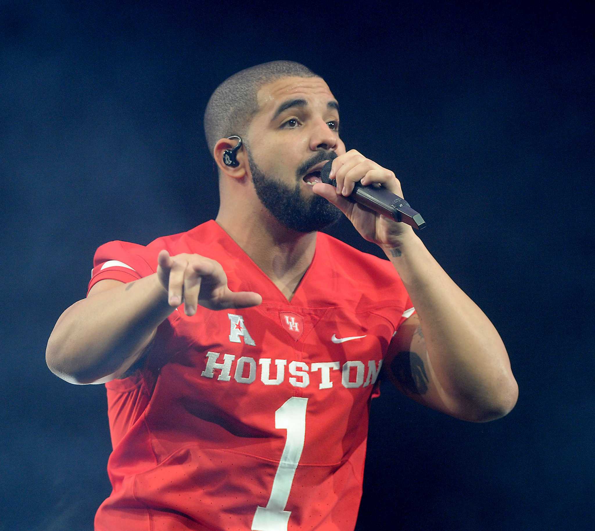 Barbarella Houston - Drake Vs Houston is tonight! Drake and