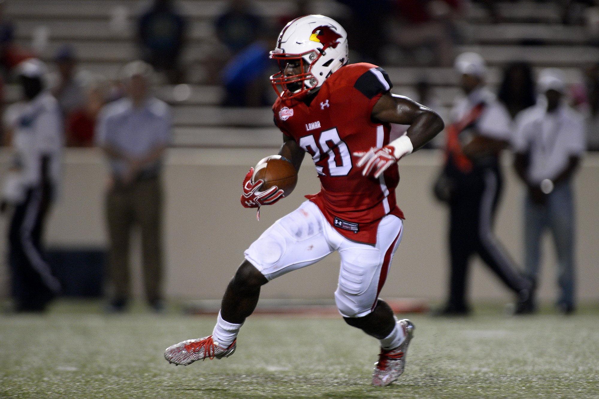 Lamar DB, Ozen Grad Signs With Los Angeles Chargers