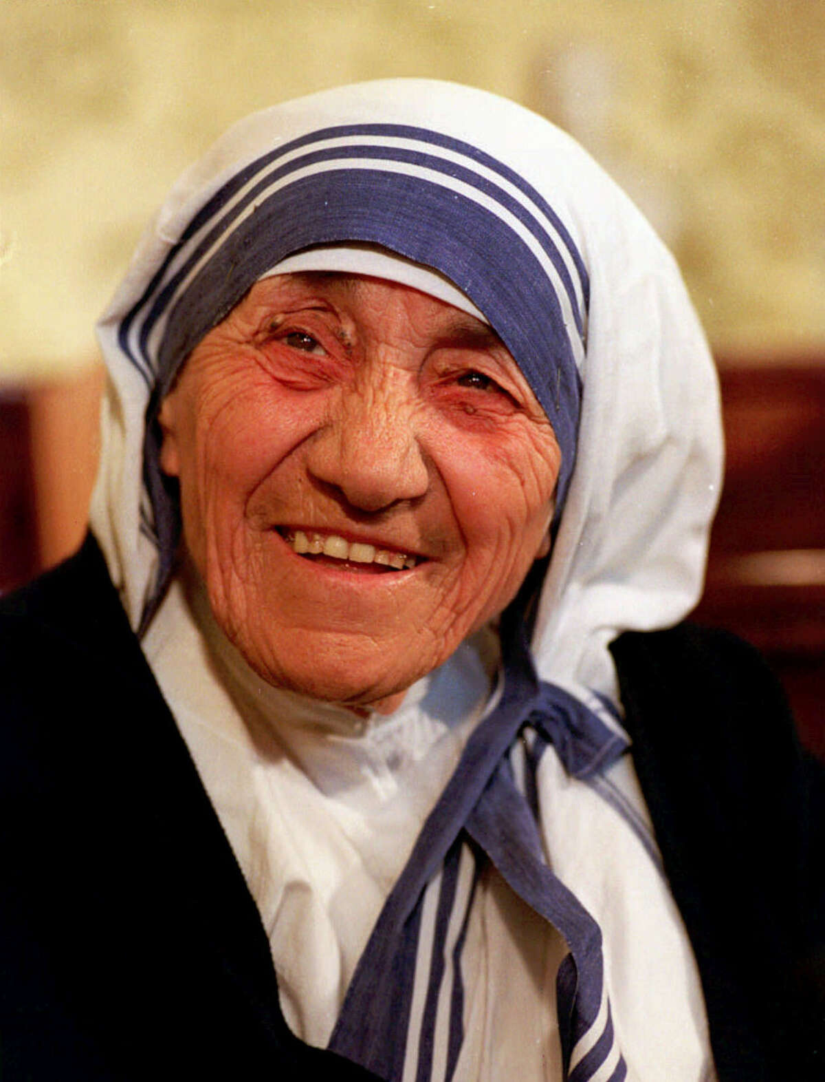 mother-teresa-elevated-to-sainthood-by-pope-francis