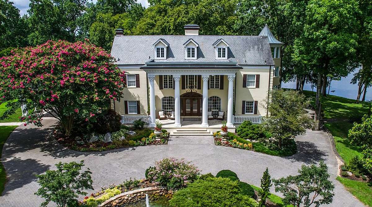 Reba McEntire has put her 83-acre equestrian estate near Nashville on the market for $7.9 million, according to Zillow Porchlight.