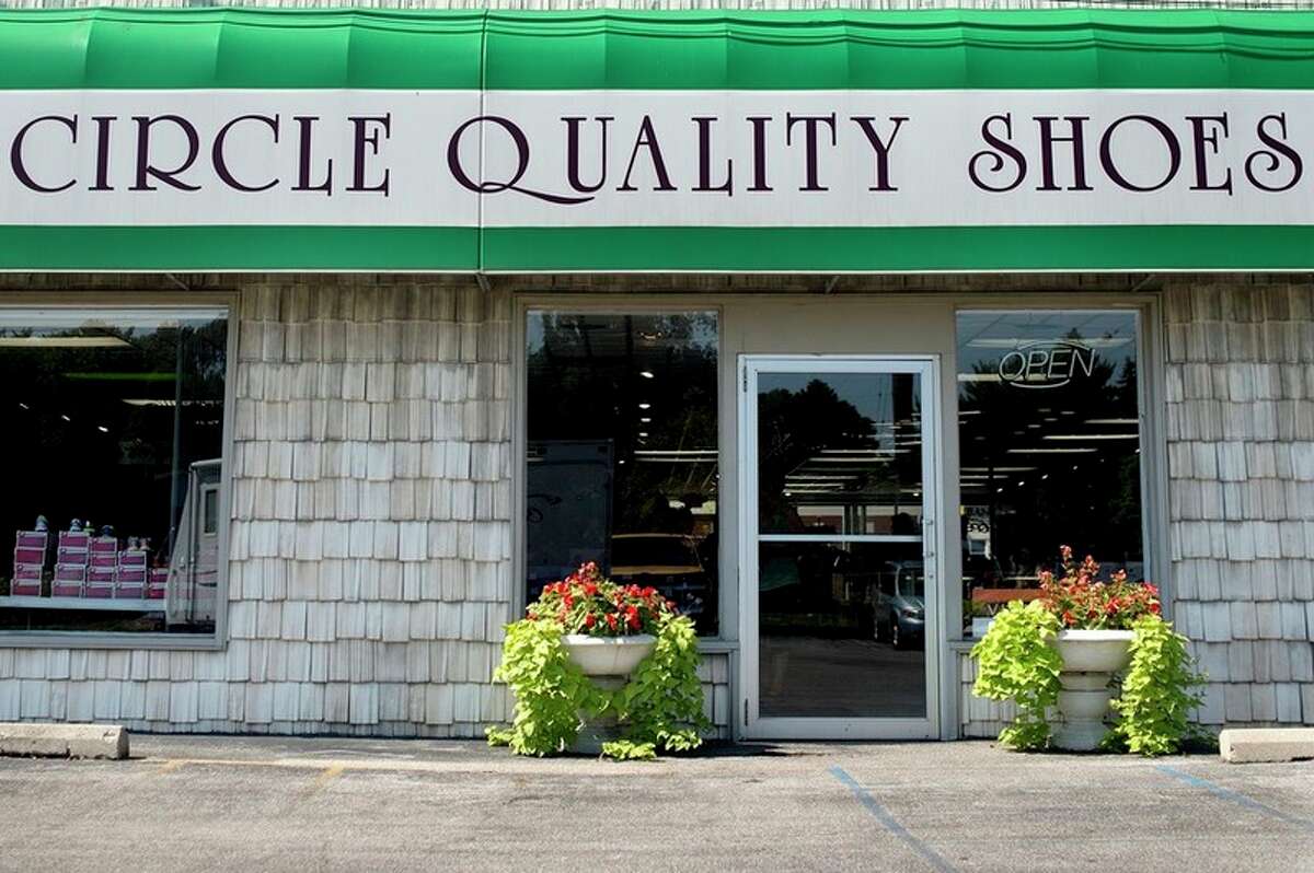 Circle Quality Shoes Exceptional service for 36 years