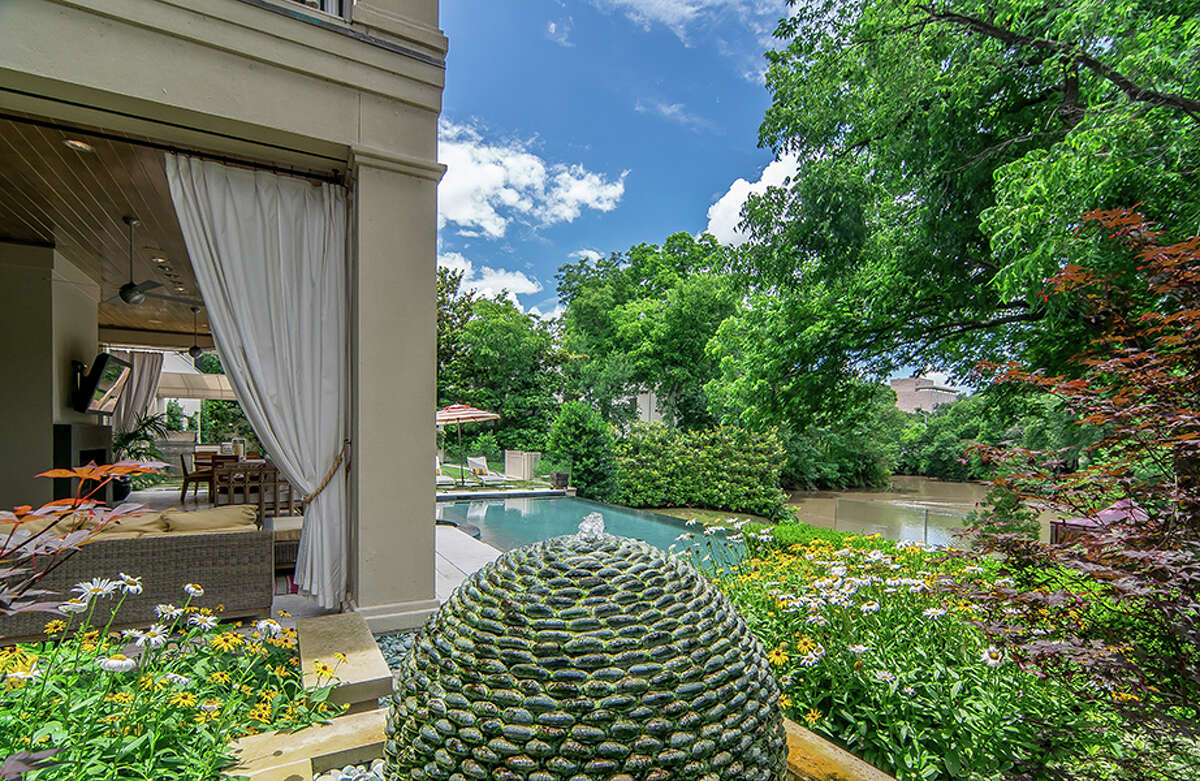 Dallas mansion Casa Belle Vista with foyer pool headed for auction