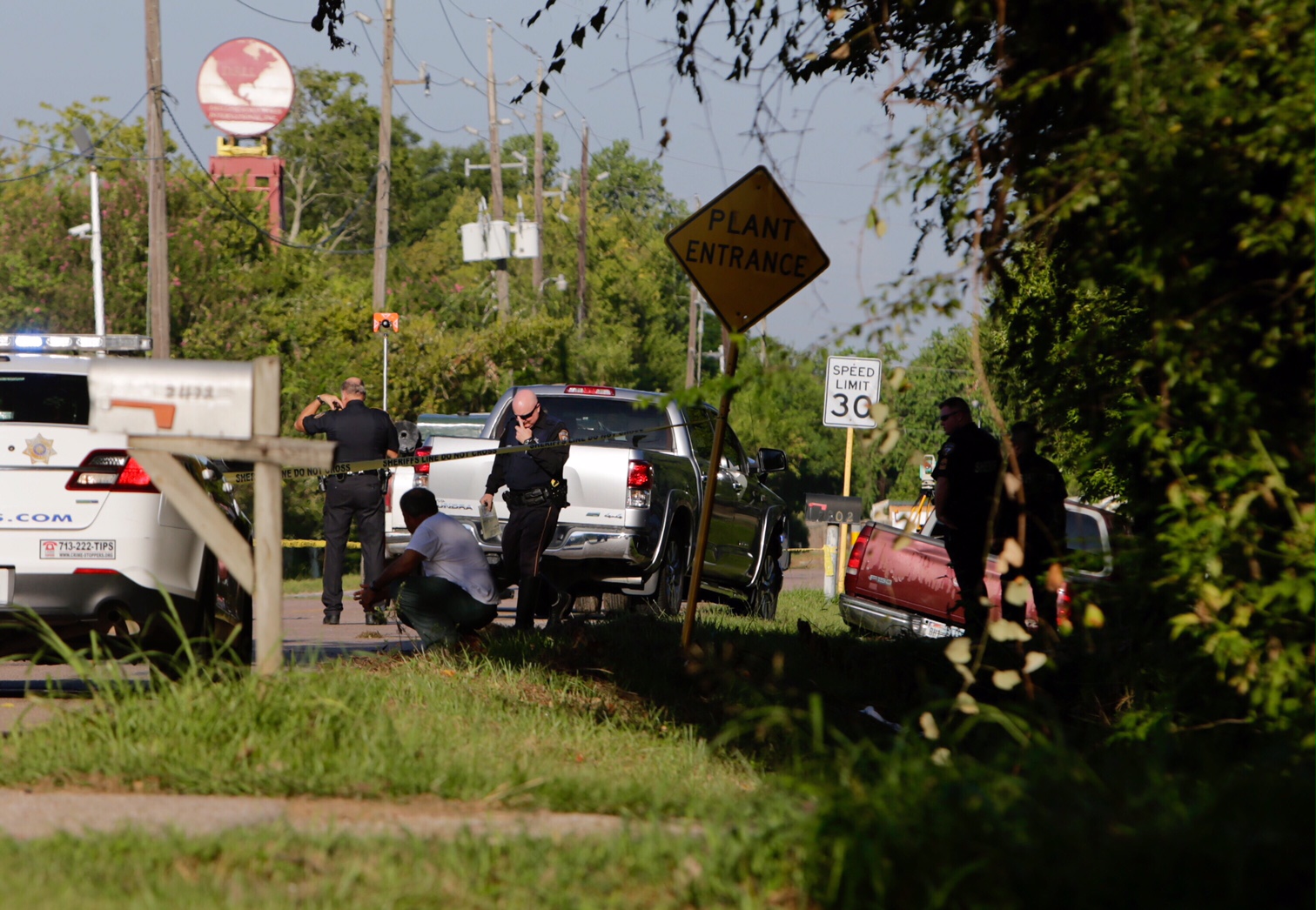 Fatal crash in NW Harris County leaves pickup in ditch