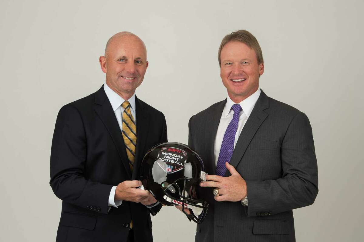 Sports media: Sean McDonough returns to prime time