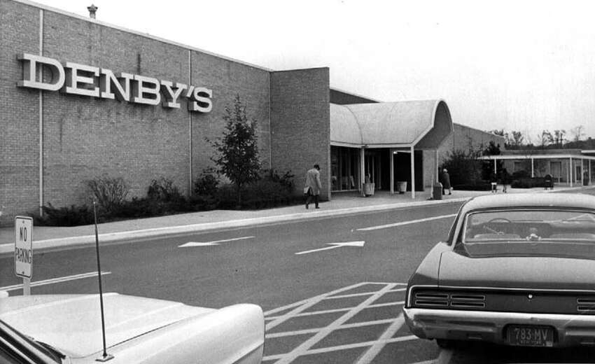Denby's Stuyvesant Plaza. 1969.