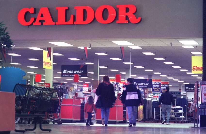 Caldor, divers endroits. Le détaillant à rabais, qui était autrefois un magasin phare à Crossgates, Latham Circle et Clifton Country Mall, a fermé ses autres magasins de la région de la capitale en 1999.