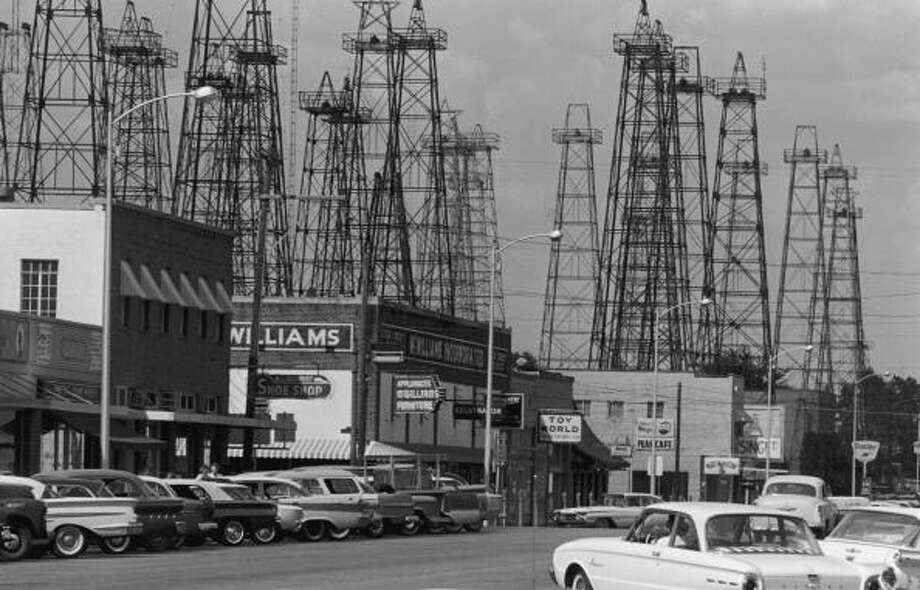 Comparing the latest oil discovery to boomtown Texas oilfields