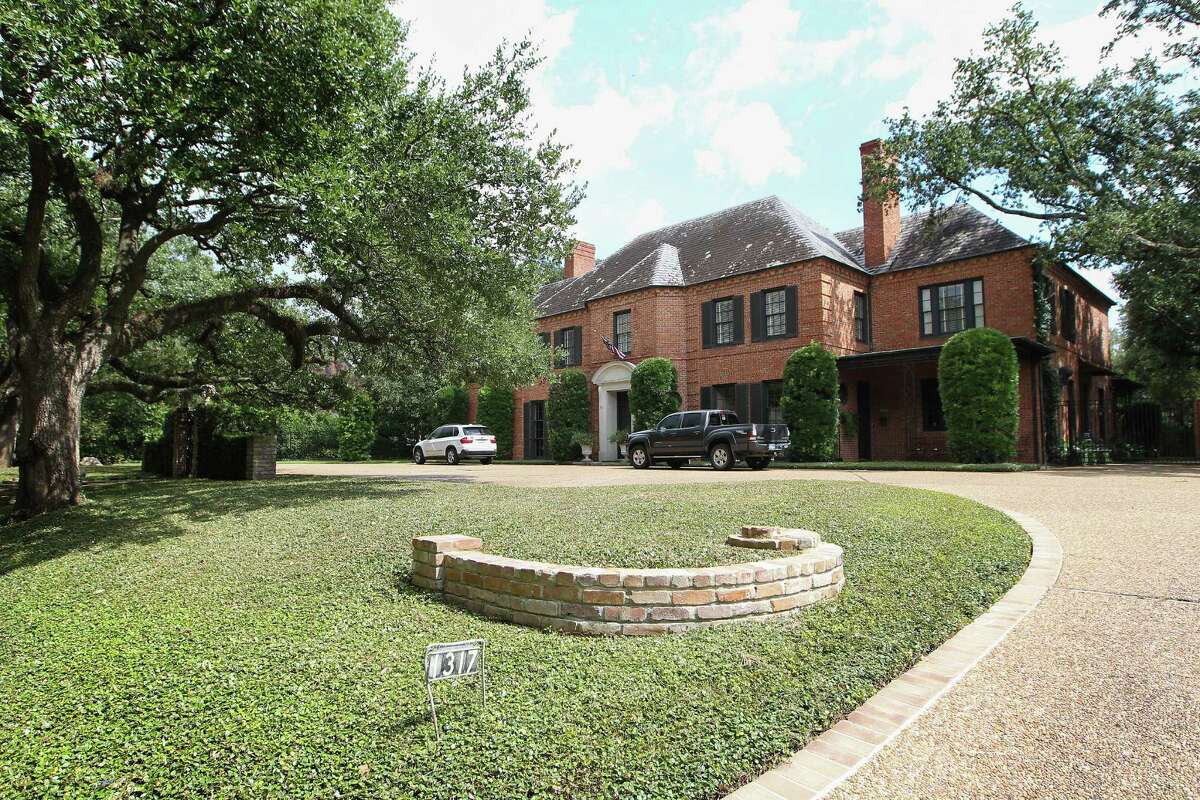 City to Broadacres Photography must be allowed