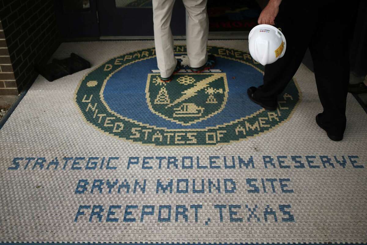 Personnel arrive at the U.S. Department of Energy's Bryan Mound Strategic Petroleum Reserve in Freeport, Texas, U.S., on Thursday, June 9, 2016. Congress has mandated that the department sell as much as 18 percent of the Strategic Petroleum Reserve, the world's largest supply of emergency crude oil, from 2018 through 2025 to offset some unrelated government expenses. Photographer: Luke Sharrett/Bloomberg