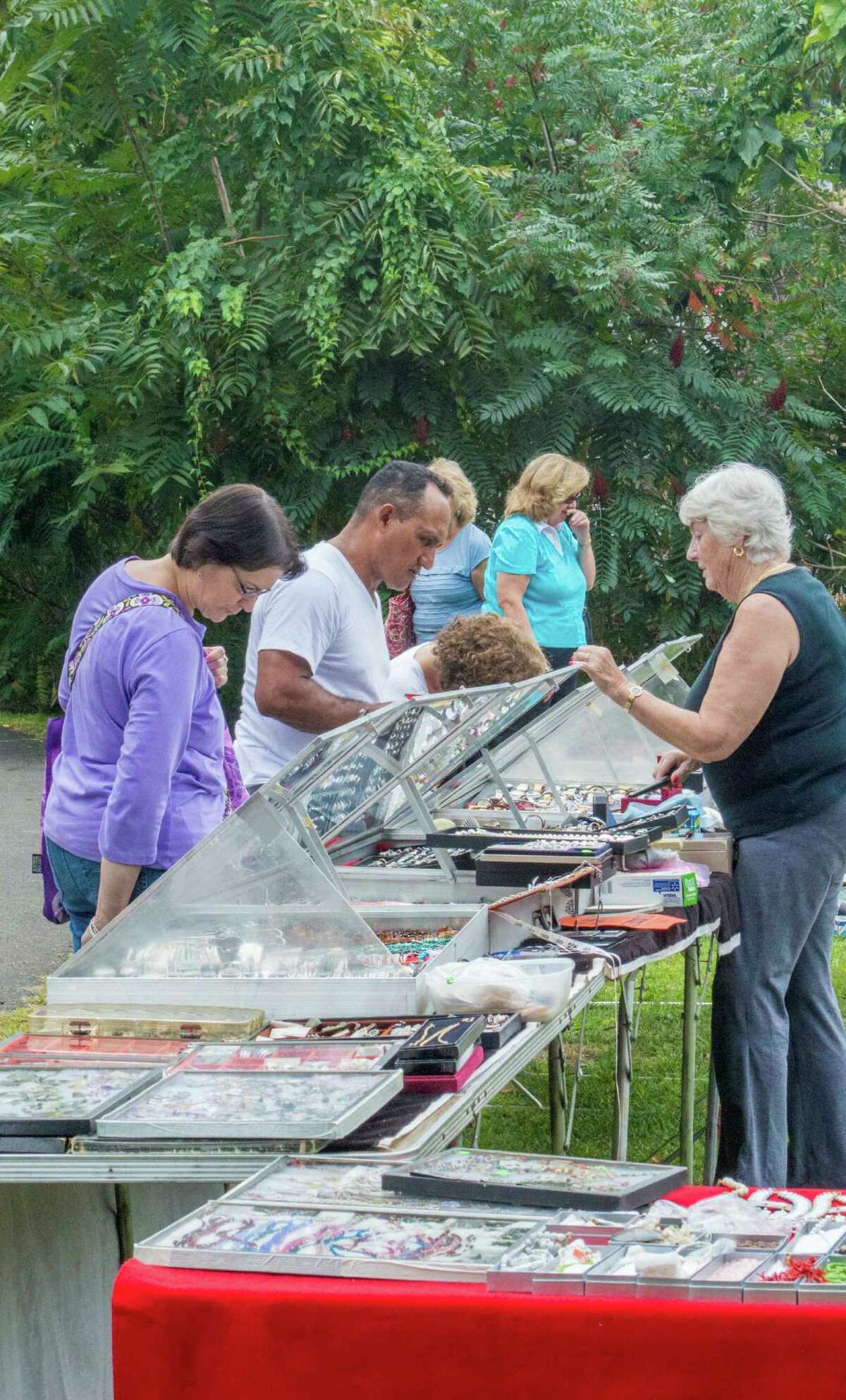 Vintage gems, cars at historic Norwalk mansion