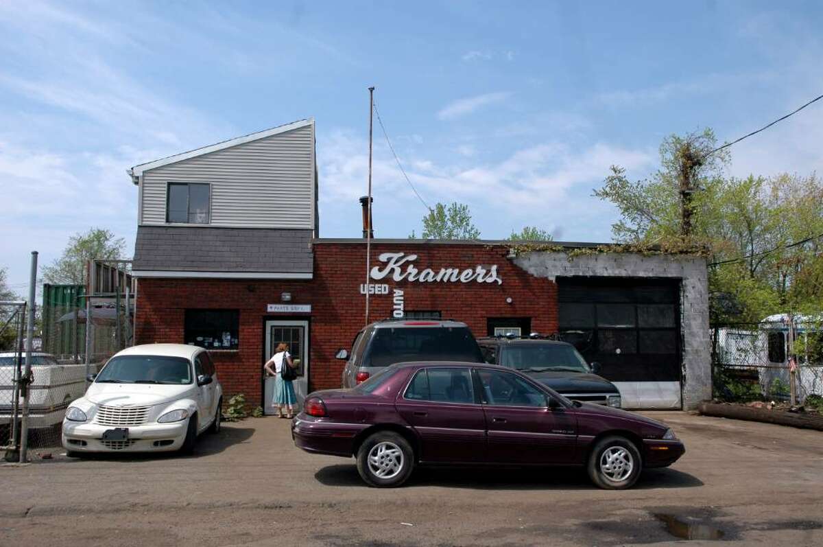 Carbombing clues lead to Stratford junkyard