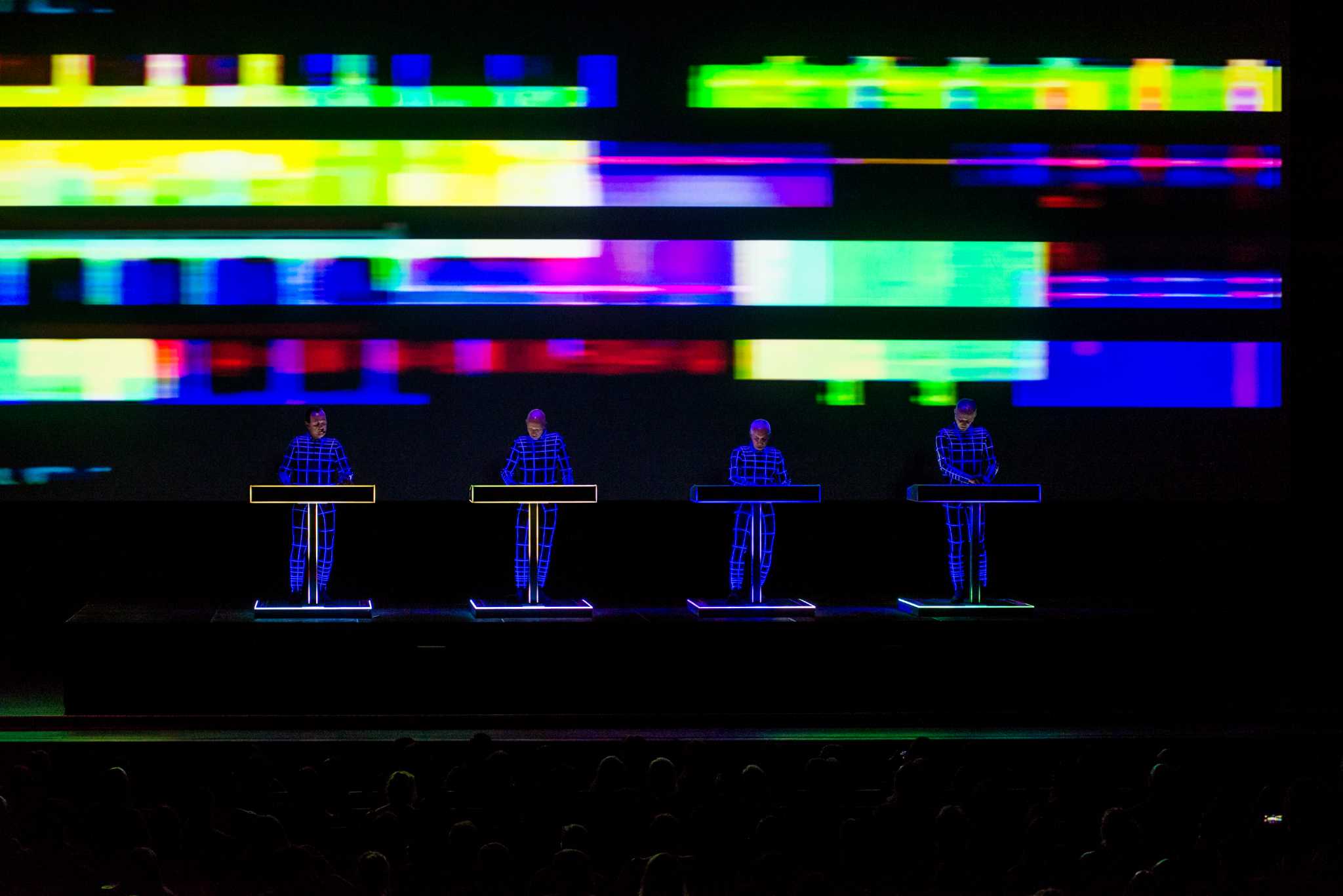 Review Kraftwerk Takes An Amazing Artful Approach In A 3 D