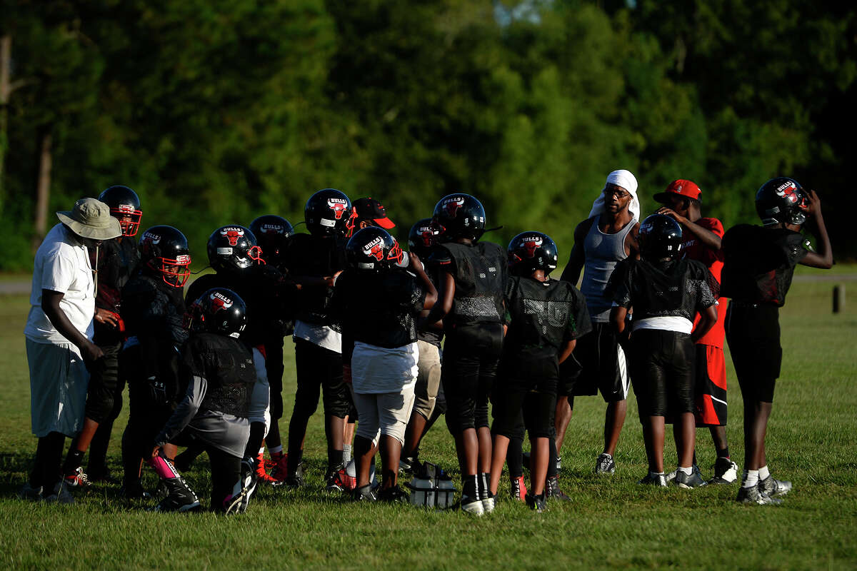 Beaumont youth football team at center of national anthem debate