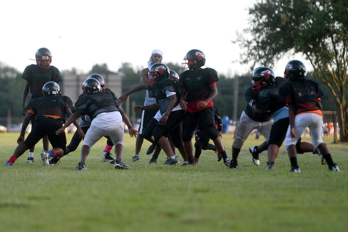 Beaumont youth football team at center of national anthem debate