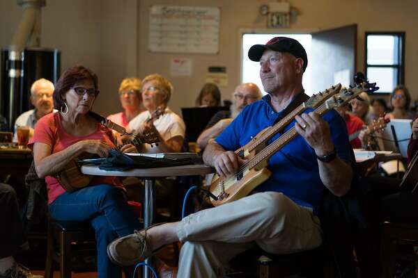 Ukuleles Strike A Chord With Seniors Sfchronicle Com