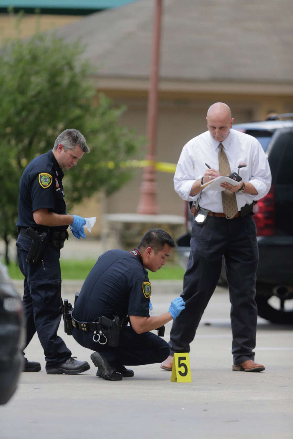 Drive By Shooting Leaves Woman Dead In E Houston Apartment