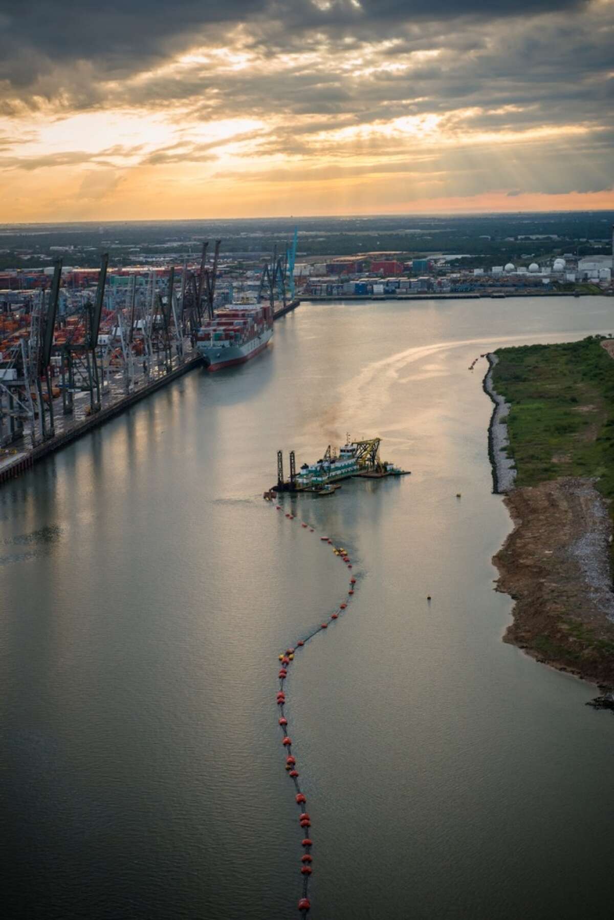 Barbours Cut Port Of Houston - yczudsq