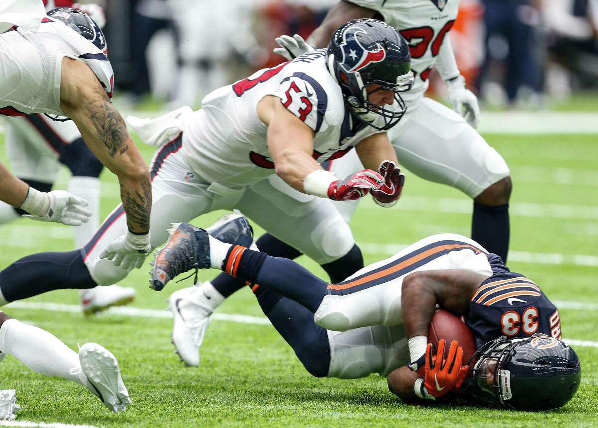 Texans linebacker Max Bullough (53), who had five tackles with one for a loss in Sunday's win, has his teammates' confidence as he moves into a starting role.