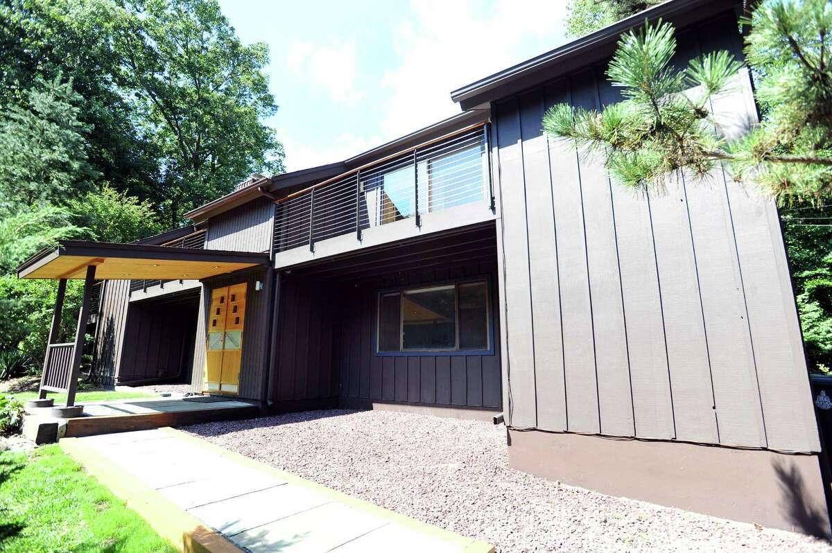 North Stamford home employs nature, inside and out