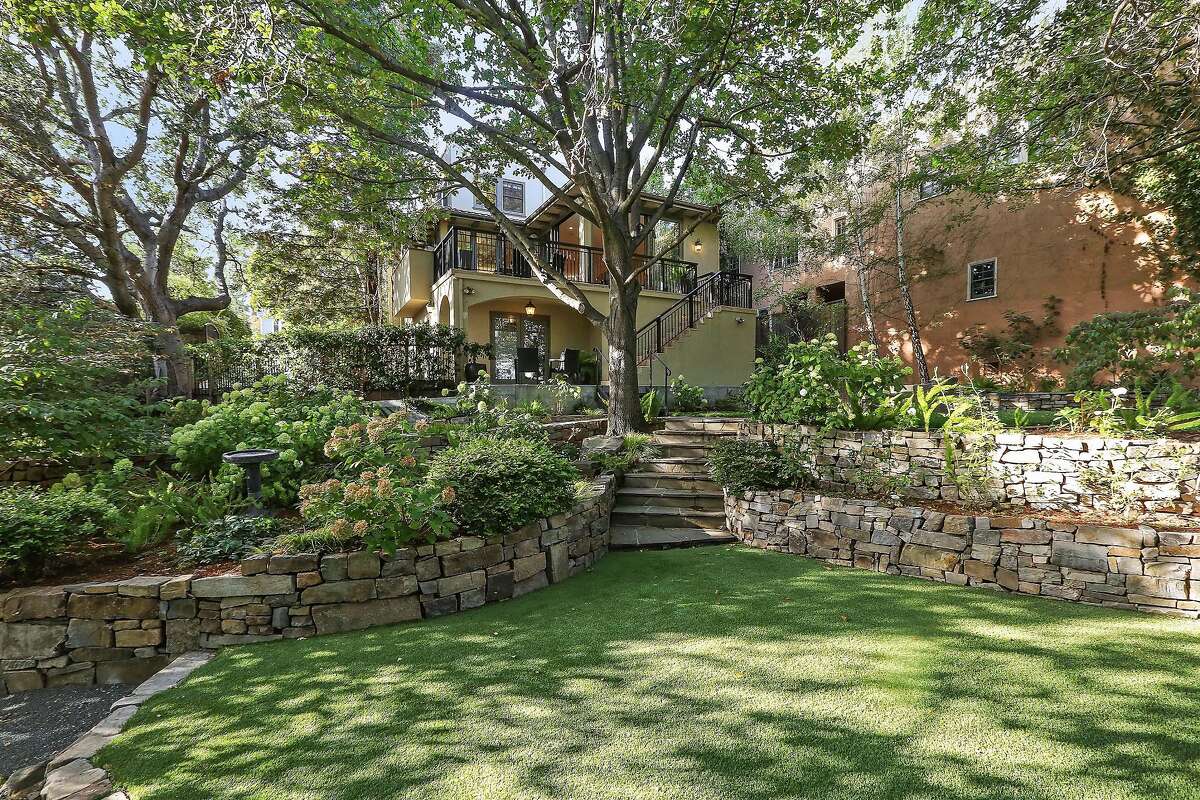 Largest lot in Crocker Highlands opens possibilities