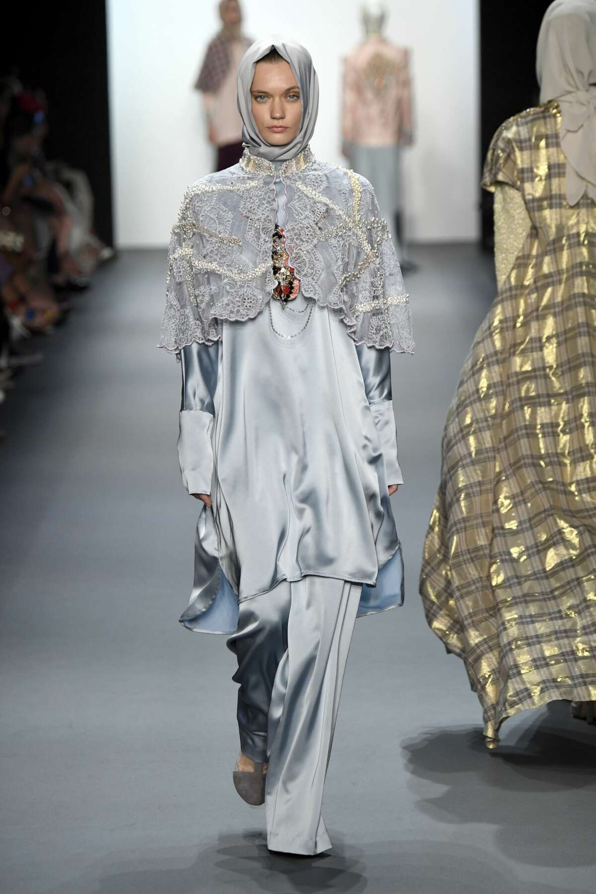 Muslim designer creates amazing hijab fashion for New York Fashion Week