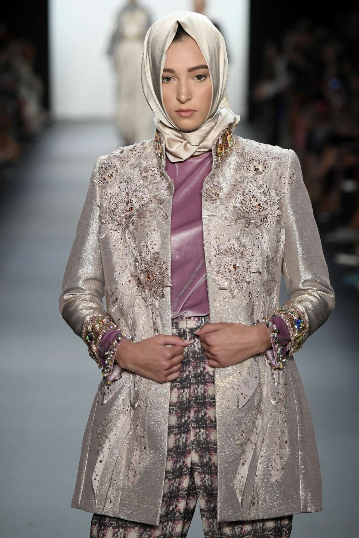 Muslim designer creates amazing hijab fashion for New York Fashion Week