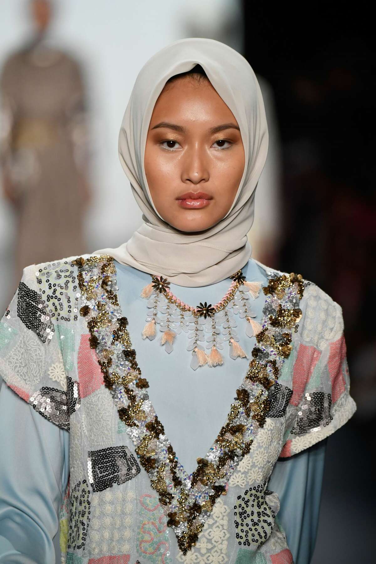 Muslim Designer Creates Amazing Hijab Fashion For New York Fashion Week 