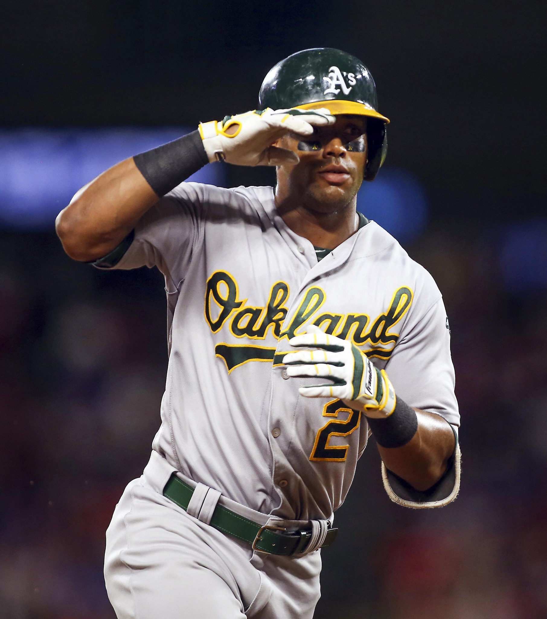 Khris Davis wears Make-A-Wish jersey, homers