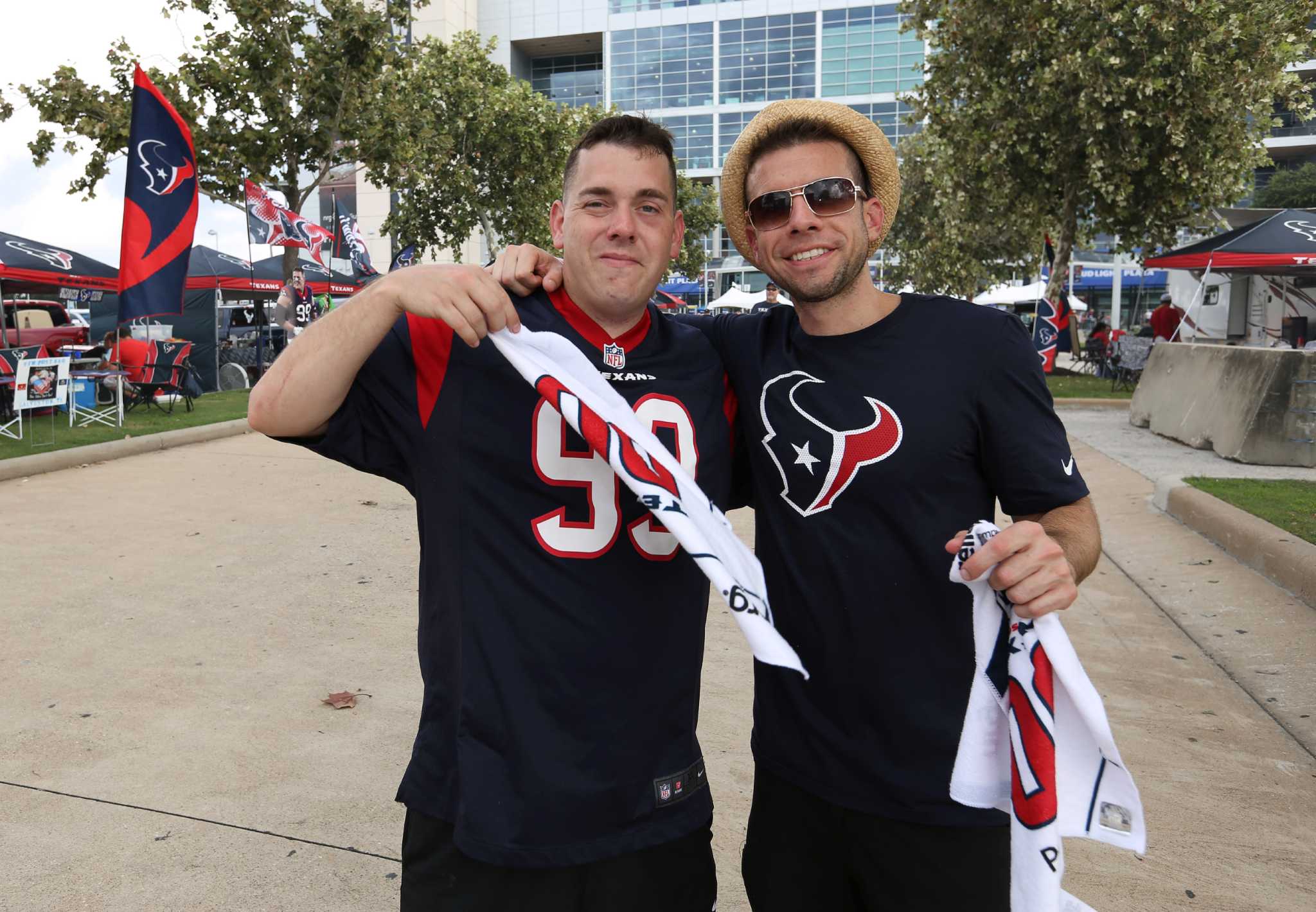 Figgy Tailgate Takeover: Texans fans show out for Week 2