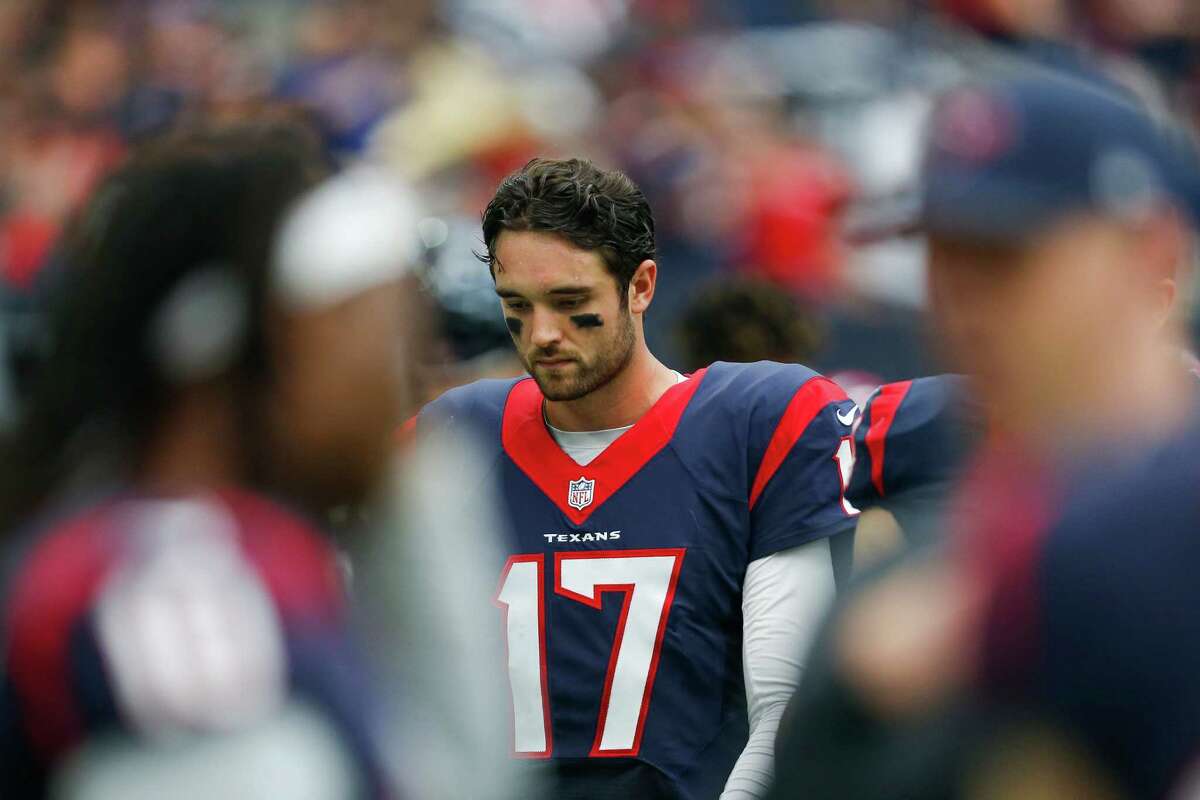 FIVE DOWN 1. Brock Osweiler The Texans quarterback had his moments, but also threw two potentially costly interceptions. He had one touchdown pass, completing 19 of 33 passes for 268 yards and a 68.8 passer rating.