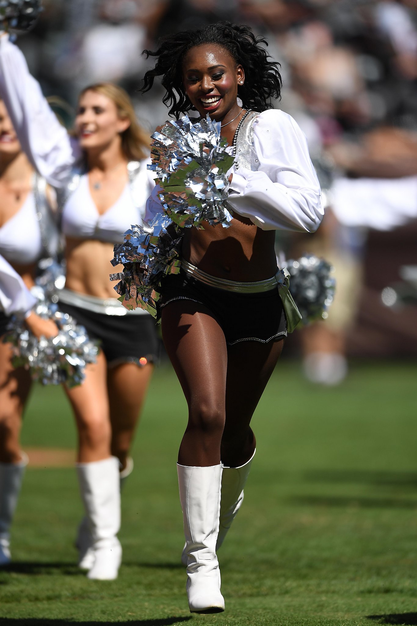 Oakland Raiders cheerleaders: Payment on $1.25 million class-action lawsuit