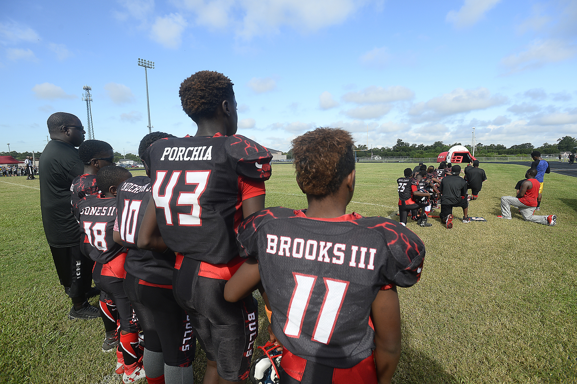 Beaumont Bulls youth football team continues national anthem protest