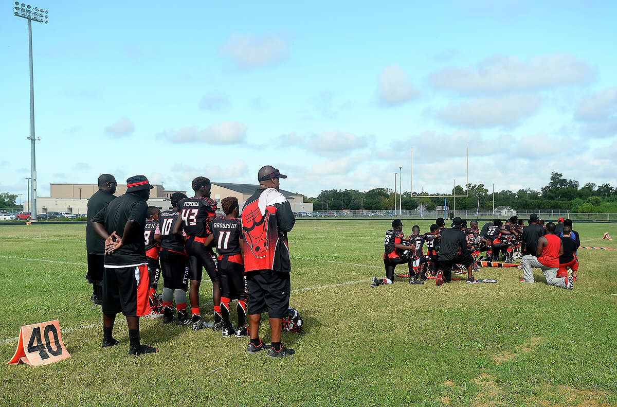 Beaumont Bulls youth football team continues national anthem protest