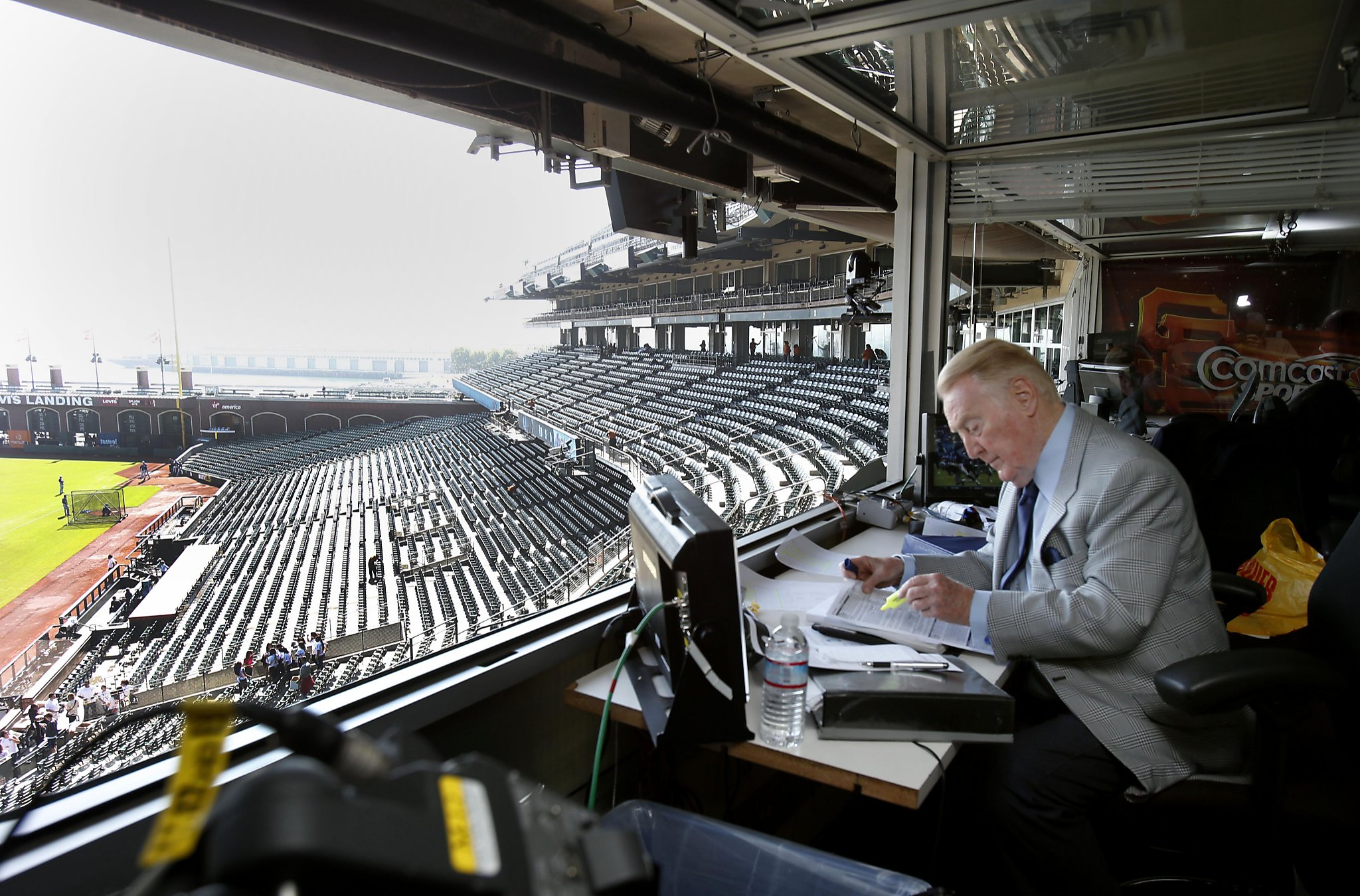 Dodger Stadium's big tent bursting on Vin Scully's final day