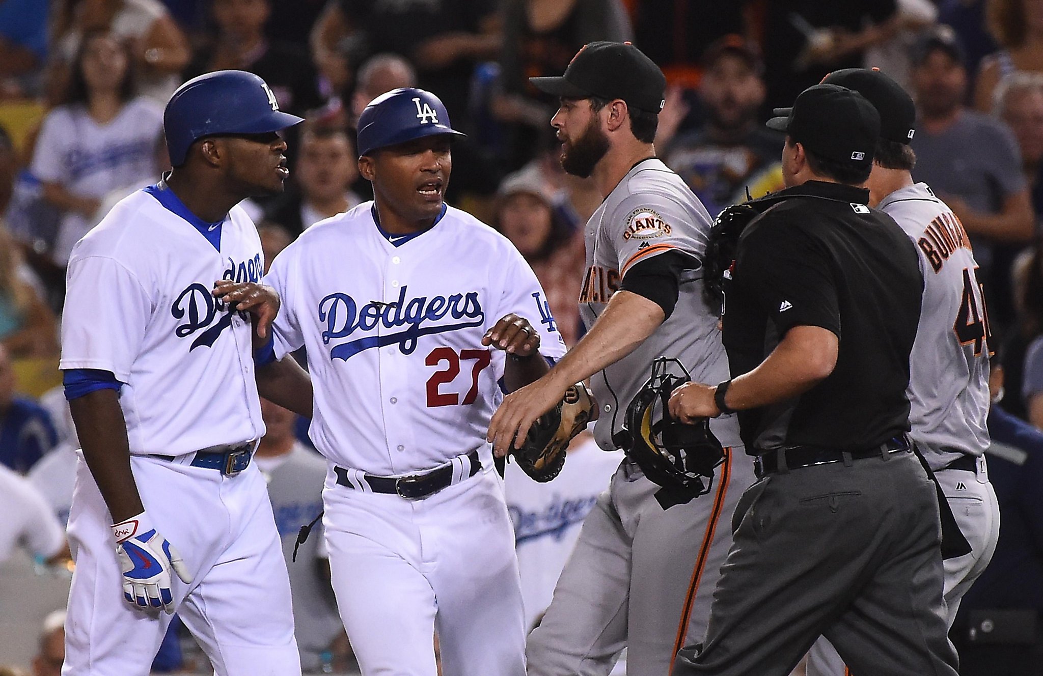 Yasiel Puig and his teammates mock Madison Bumgarner with 'Don't look at  me' t-shirts