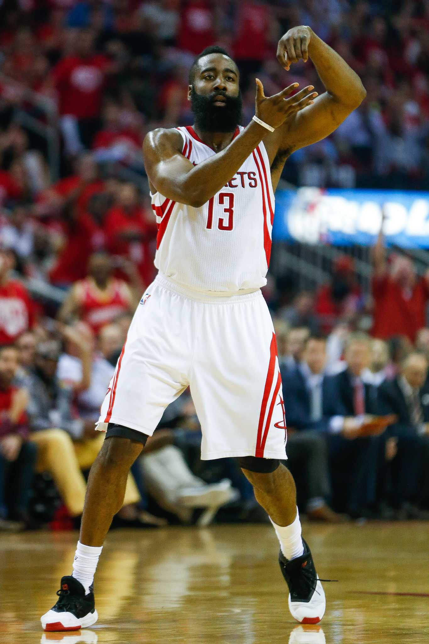 James Harden getting a jump on building Rockets' cohesiveness