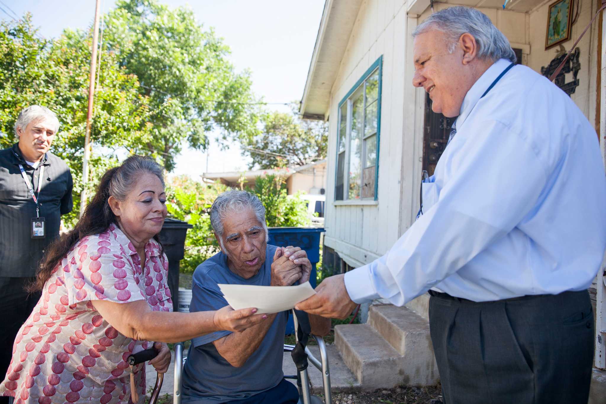 Total 87+ imagen albert uresti tax office locations Abzlocal.mx