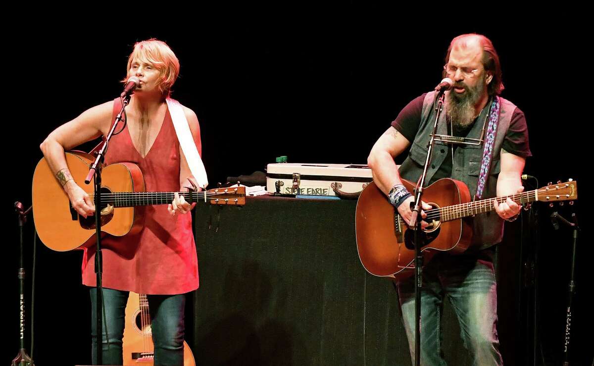 Colvin & Earle winding down their duo tour Saturday in San Antonio