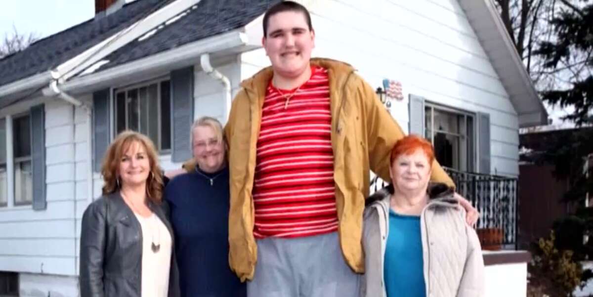 World's next tallest man alive could be this teenager in Michigan